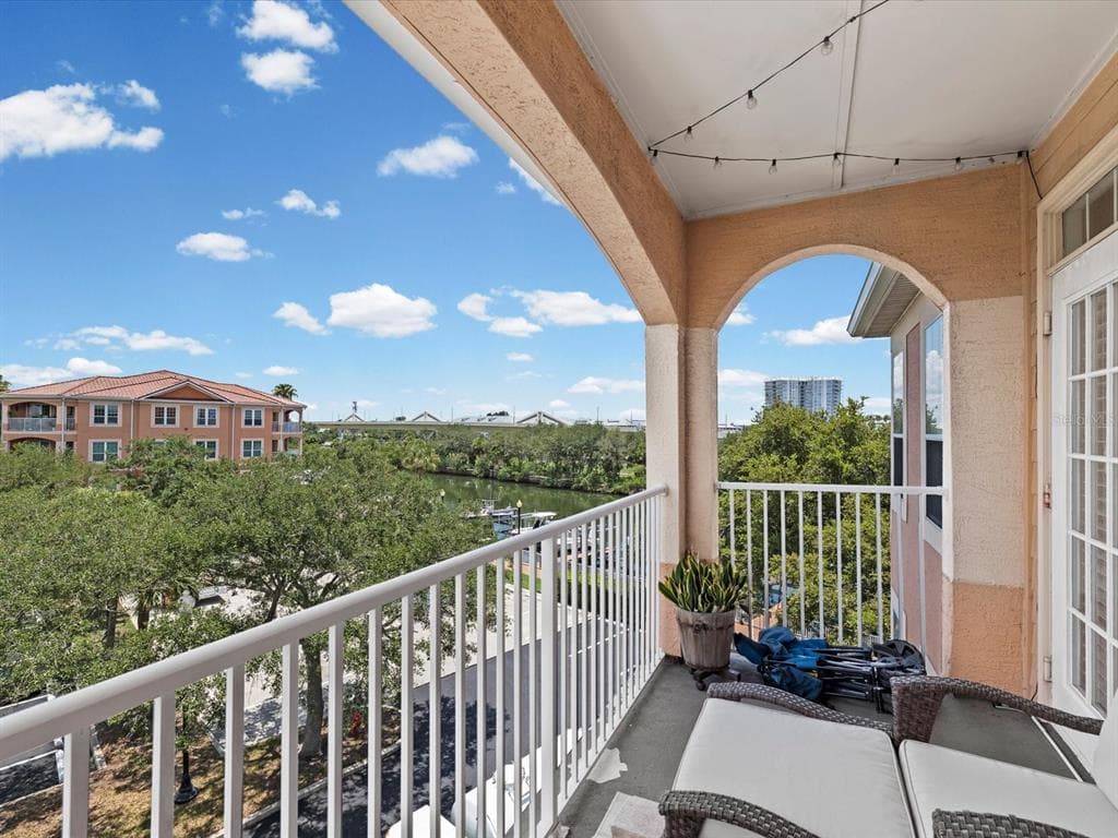5000 CULBREATH KEY WAY 9-301 photo 9