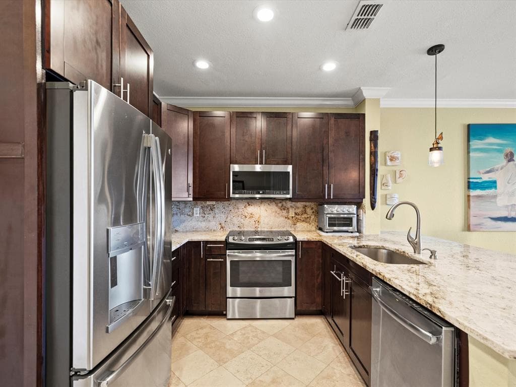 5000 CULBREATH KEY WAY 9-301 photo 10