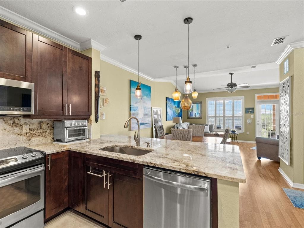 5000 CULBREATH KEY WAY 9-301 photo 18