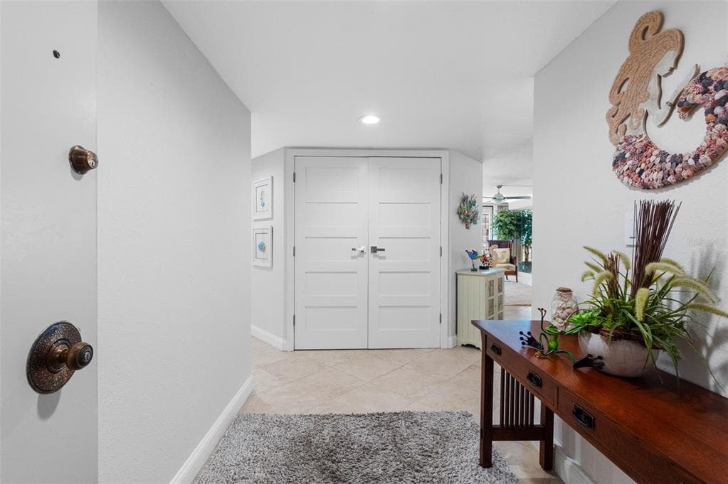 1430 GULF BOULEVARD 406 photo 3