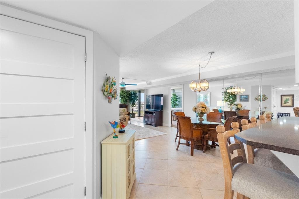 1430 GULF BOULEVARD 406 photo 4