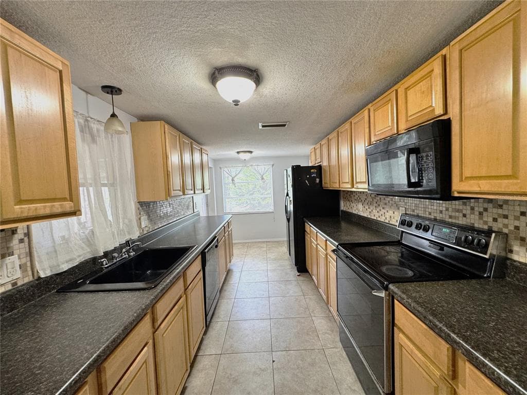 1345 BASSWOOD DRIVE photo 12