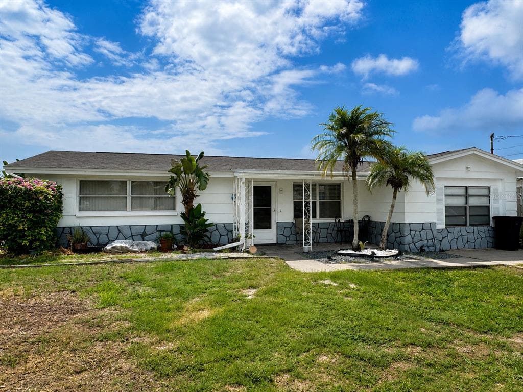 1345 BASSWOOD DRIVE photo 1