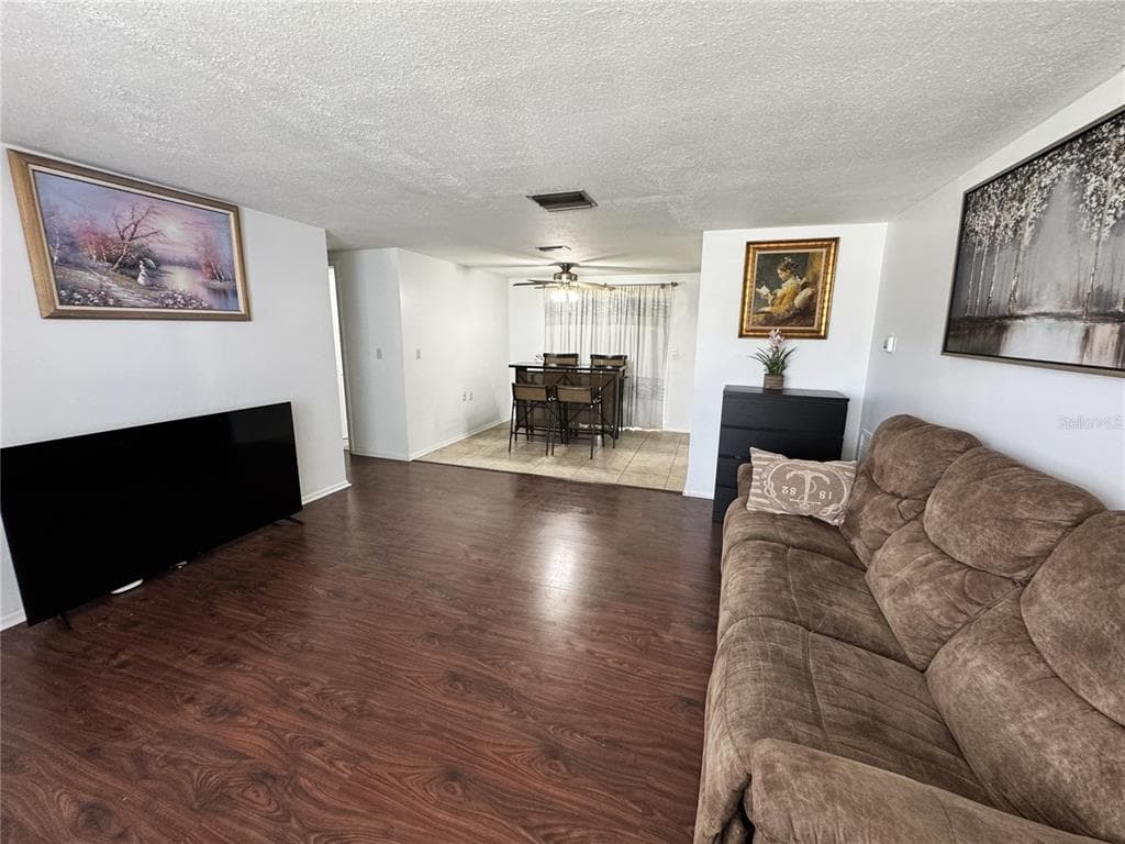 1345 BASSWOOD DRIVE photo 10