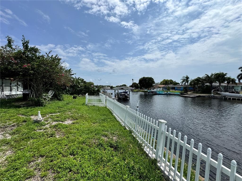 1345 BASSWOOD DRIVE photo 4