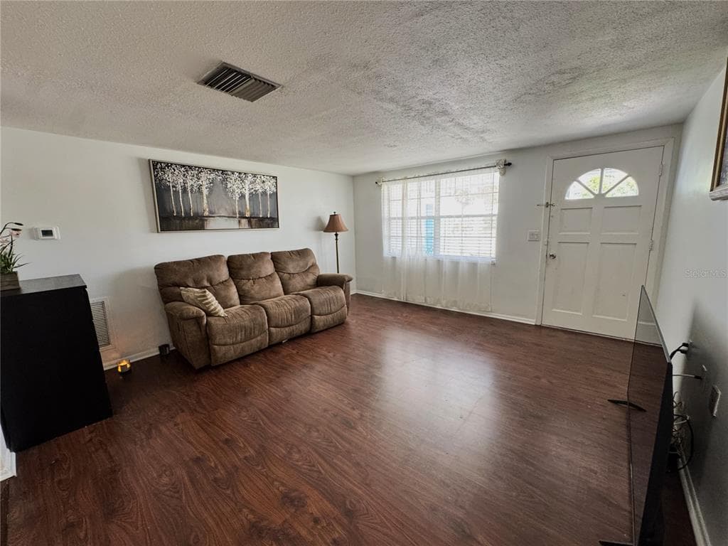 1345 BASSWOOD DRIVE photo 8