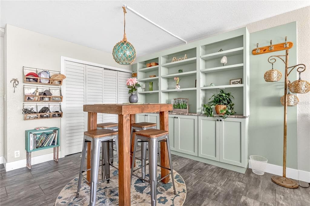 255 DOLPHIN POINT 407 photo 8