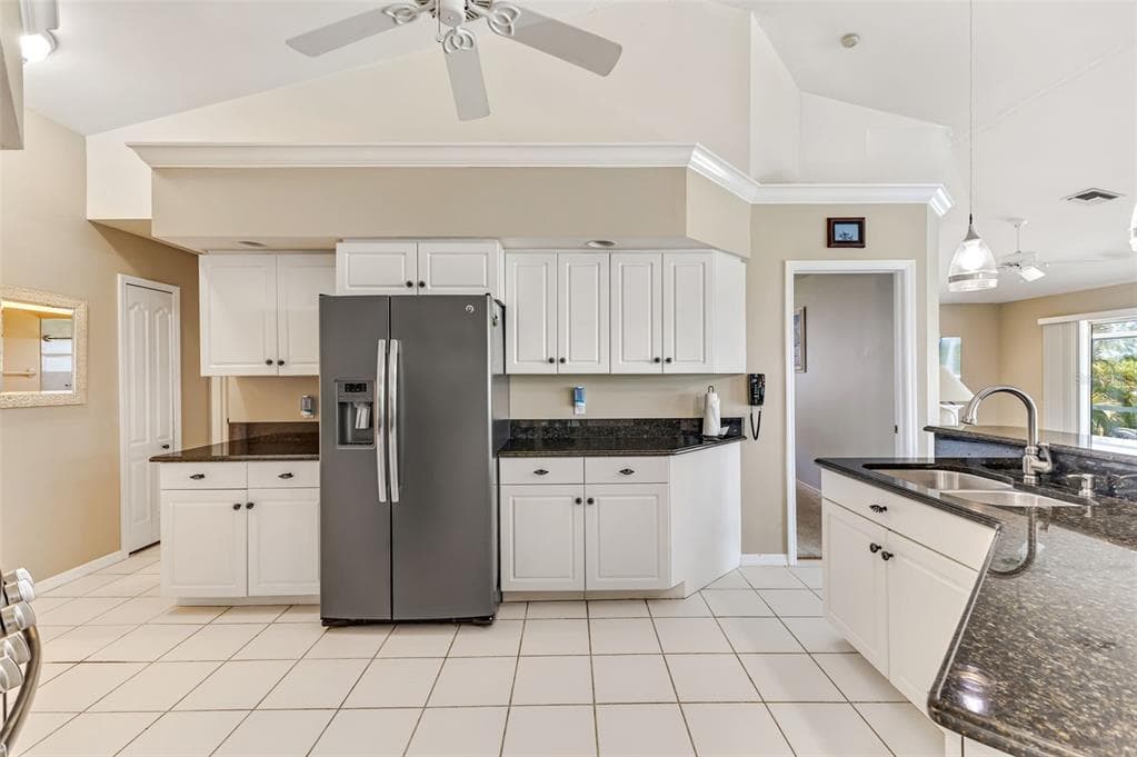3753 STABILE ROAD photo 22