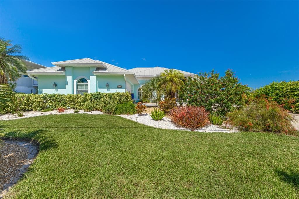 3753 STABILE ROAD photo 3
