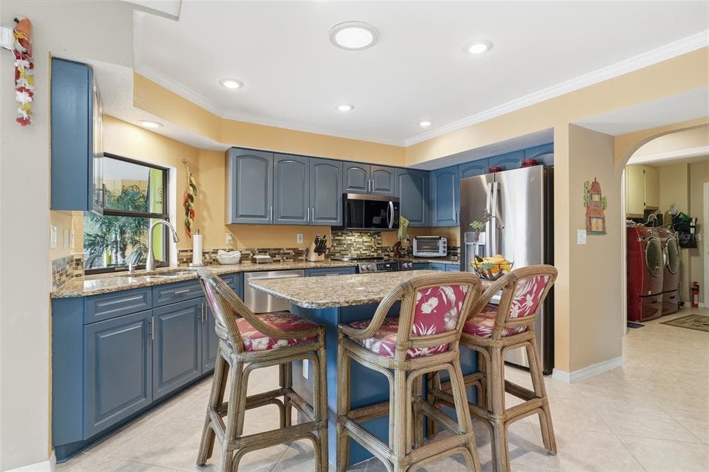 17372 SABRINA CIRCLE photo 2