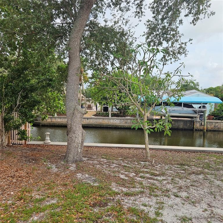 528 RALPH STREET photo 23
