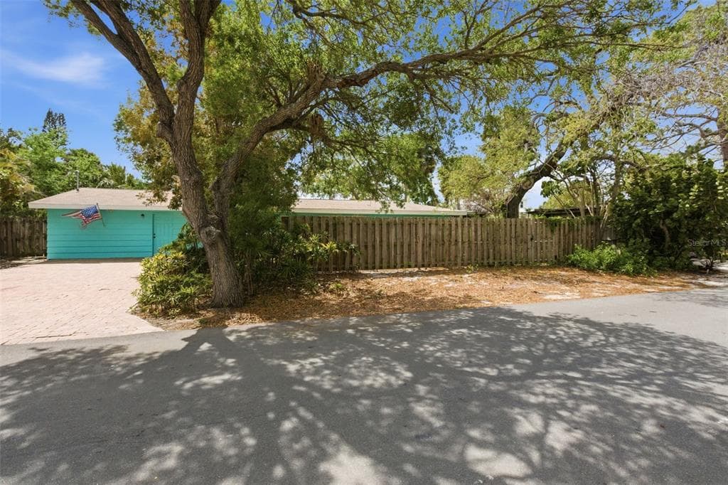 528 RALPH STREET photo 2