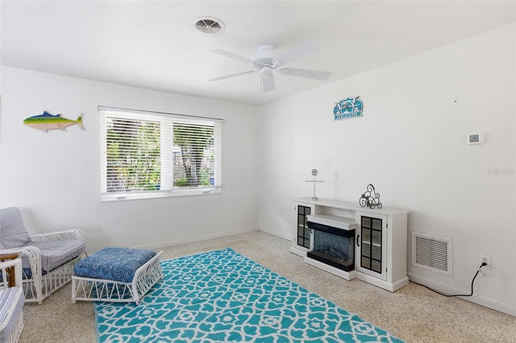 528 RALPH STREET photo 9