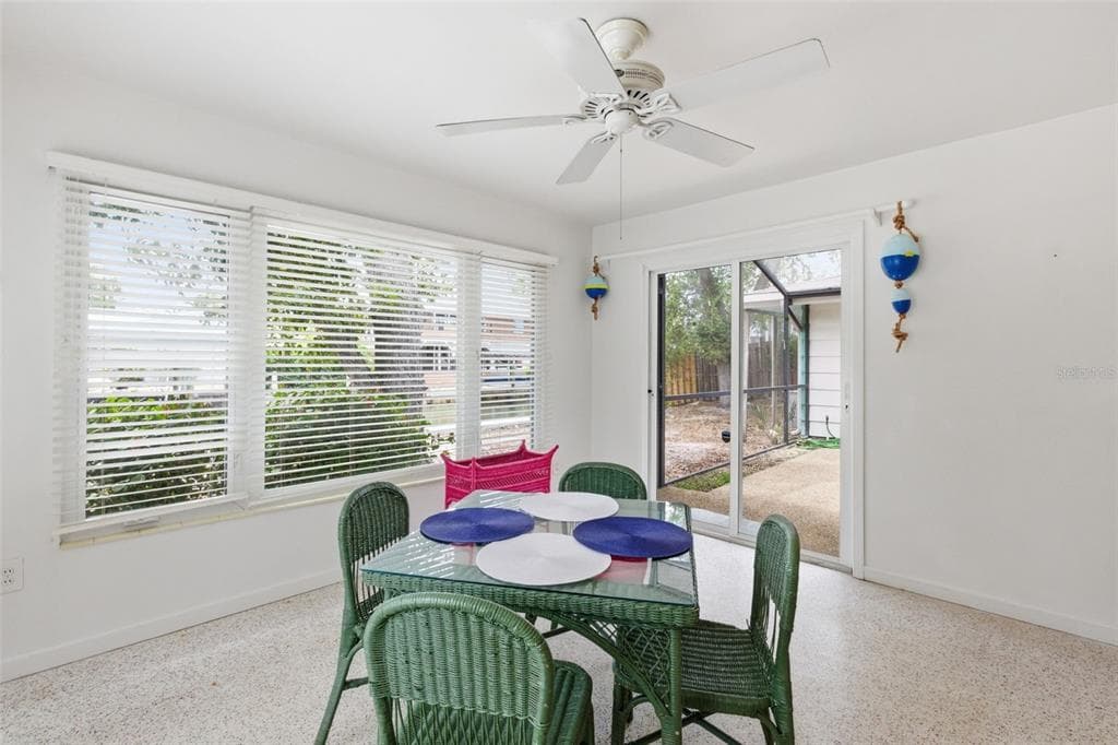 528 RALPH STREET photo 11