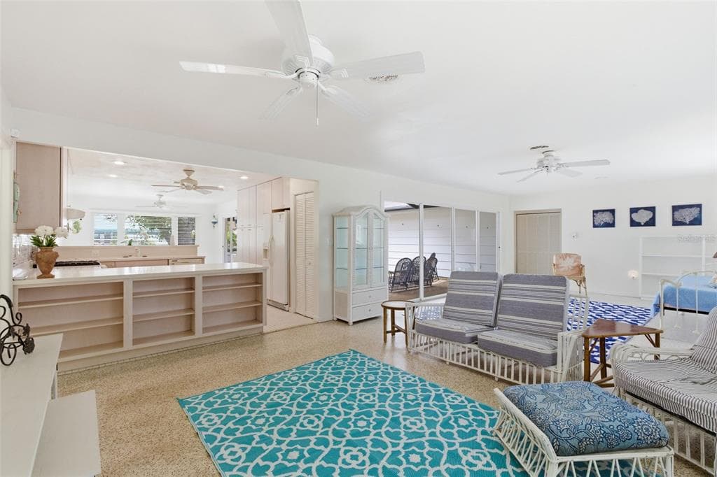 528 RALPH STREET photo 8