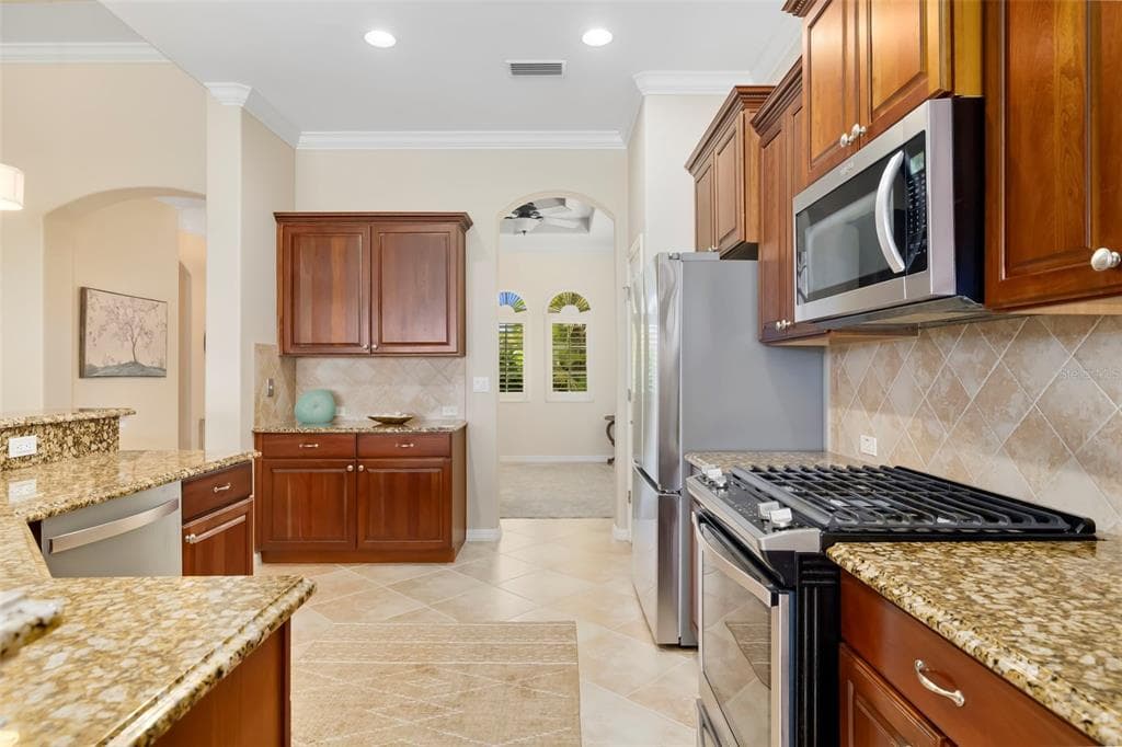165 PALAZZO COURT photo 16