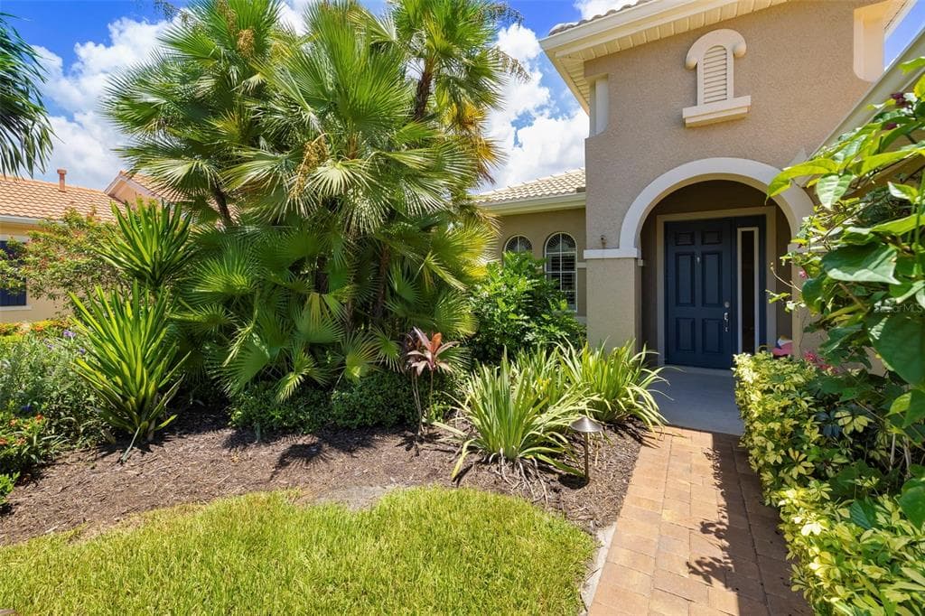 165 PALAZZO COURT photo 4