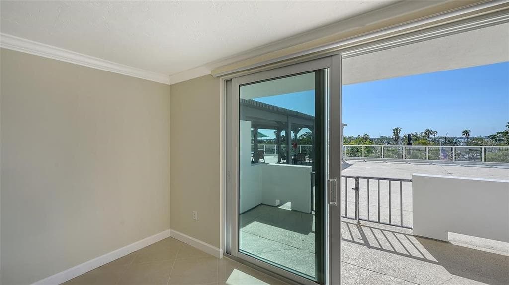 101 S GULFSTREAM AVENUE 4J photo 23