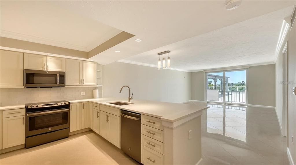 101 S GULFSTREAM AVENUE 4J photo 16