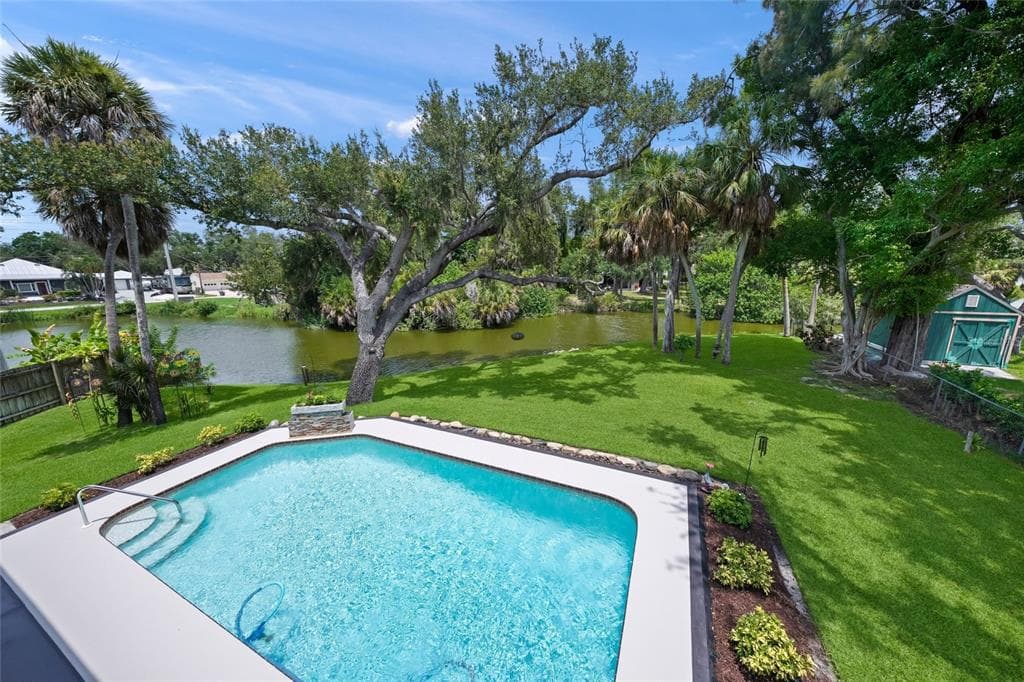 3643 MERIDALE ROAD photo 2