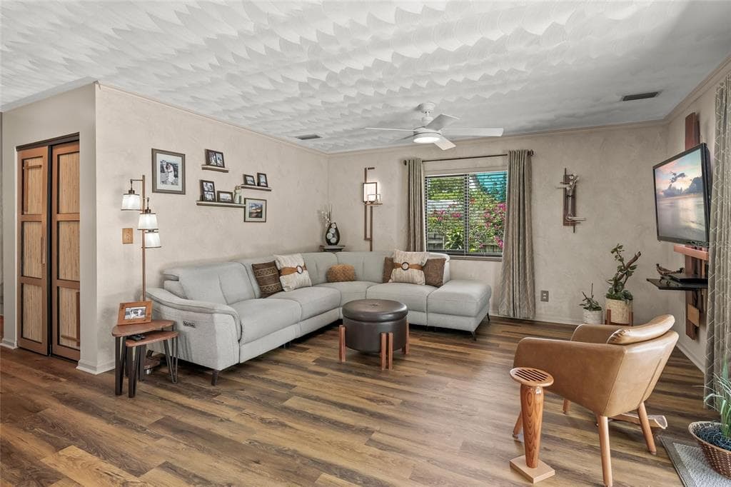 3643 MERIDALE ROAD photo 21