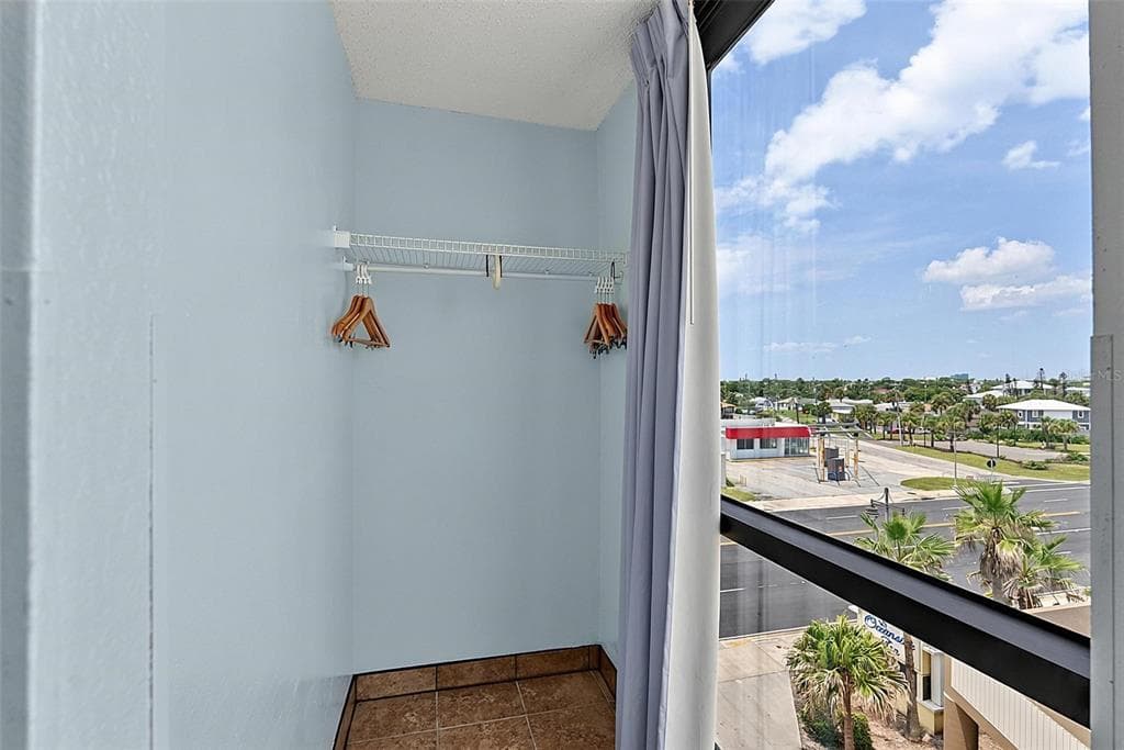1909 S ATLANTIC AVENUE 424 photo 17