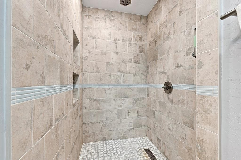 1821 LAKE HERON DRIVE photo 23