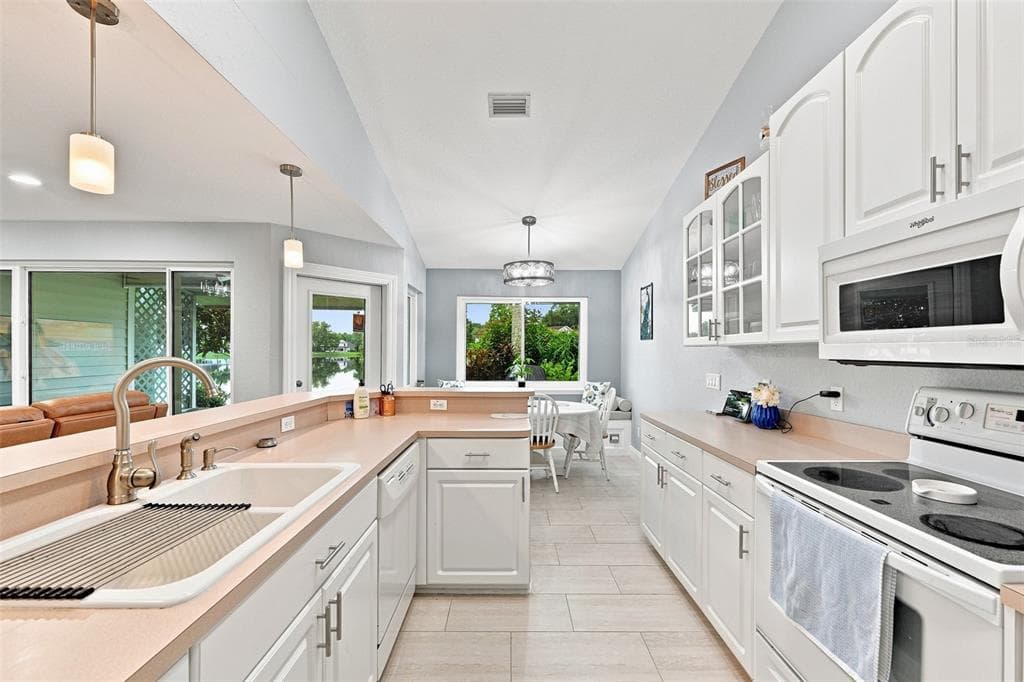 1821 LAKE HERON DRIVE photo 11