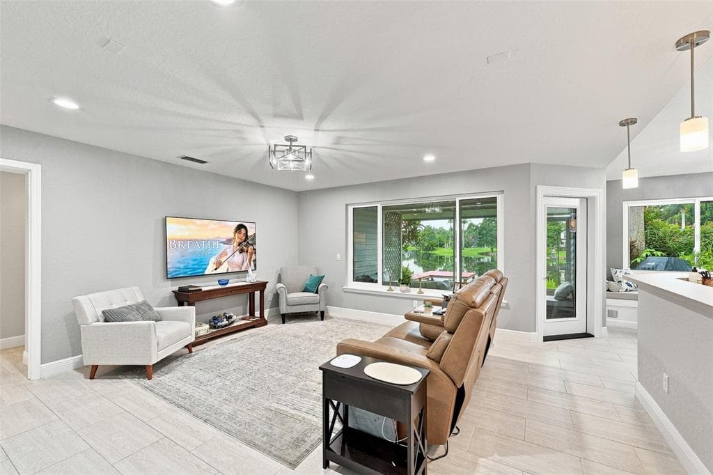 1821 LAKE HERON DRIVE 4