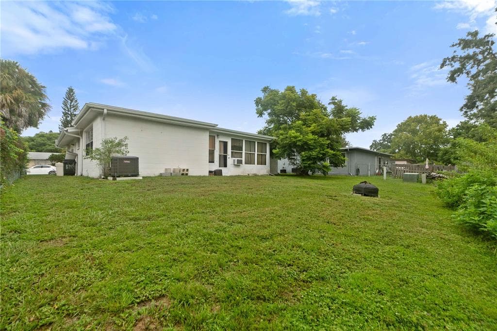 7830 CHERRYTREE LANE photo 23