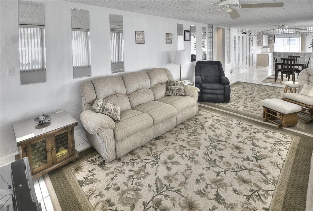 187 E ARIEL ROAD photo 4