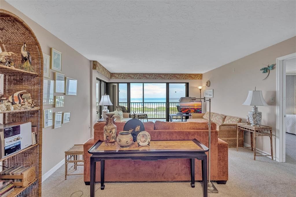 420 BEACH ROAD 508 photo 9