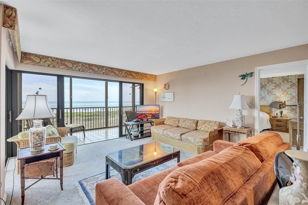 420 BEACH ROAD 508 photo 10