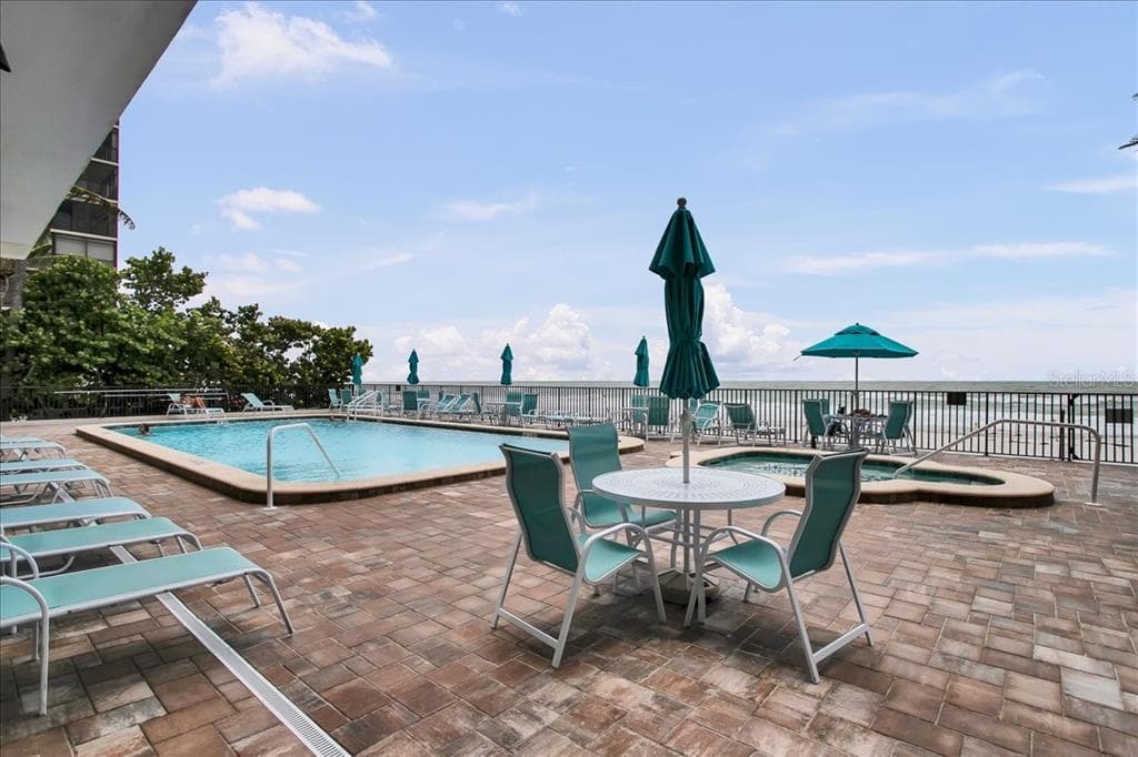 15462 GULF BOULEVARD 903 photo 3
