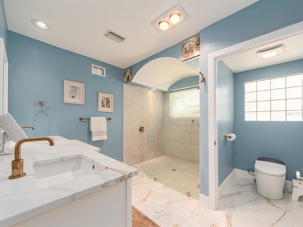 1826 VENETIAN POINT DRIVE photo 23