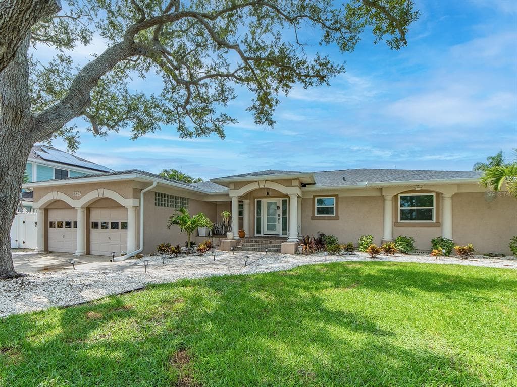 1826 VENETIAN POINT DRIVE photo 1