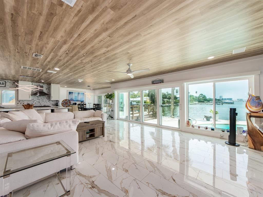 1826 VENETIAN POINT DRIVE photo 8