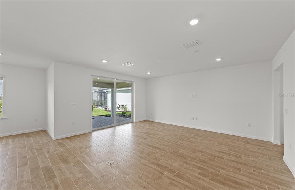 759 BALLEBY TRAIL photo 7