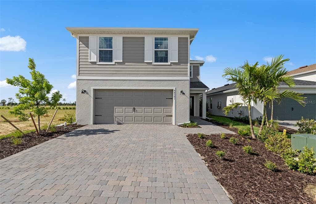 759 BALLEBY TRAIL photo 1