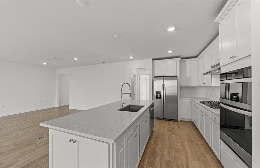 759 BALLEBY TRAIL photo 10