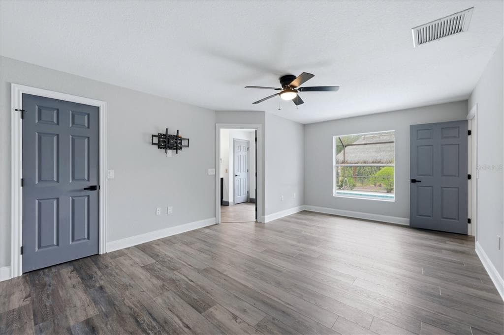281 PEMBROKE DRIVE photo 18