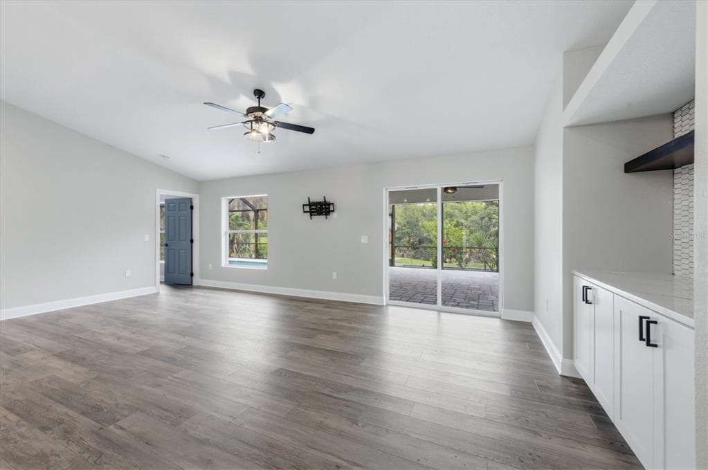 281 PEMBROKE DRIVE photo 11