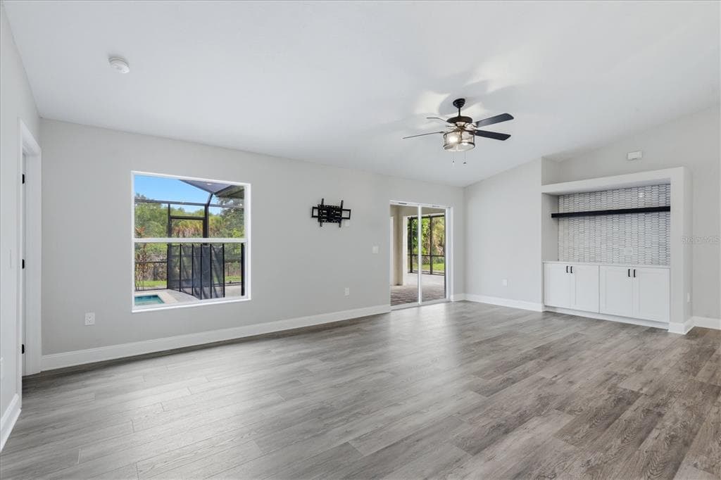 281 PEMBROKE DRIVE photo 8