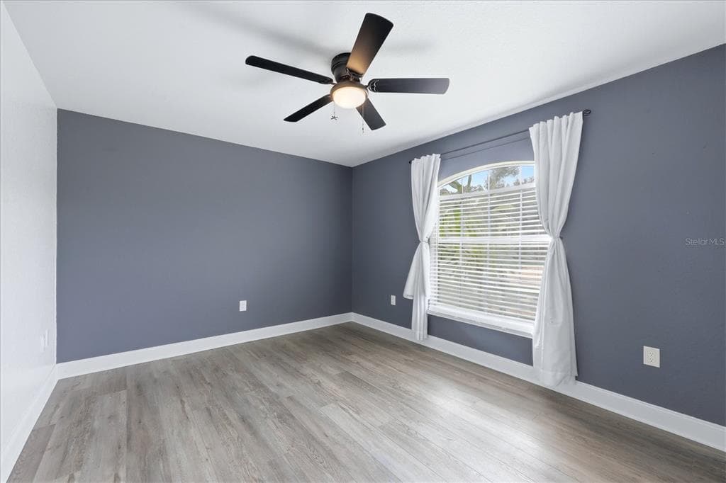 281 PEMBROKE DRIVE photo 21