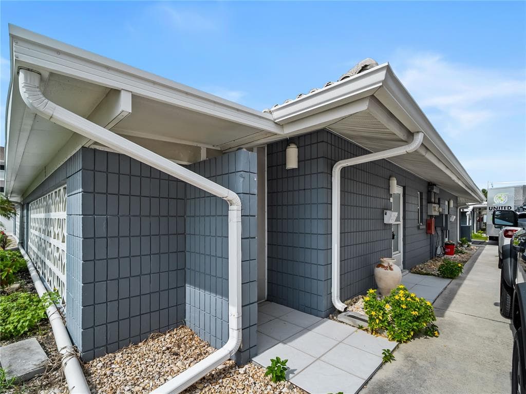 1205 TARPON CENTER DRIVE C1 photo 2