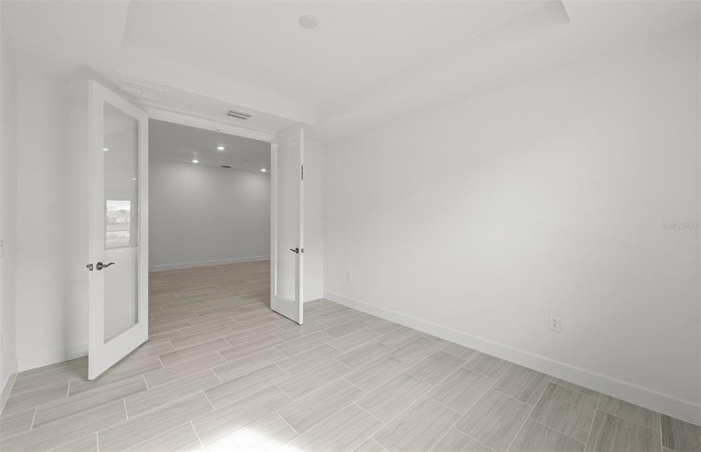 16526 ENNIS PLACE photo 13