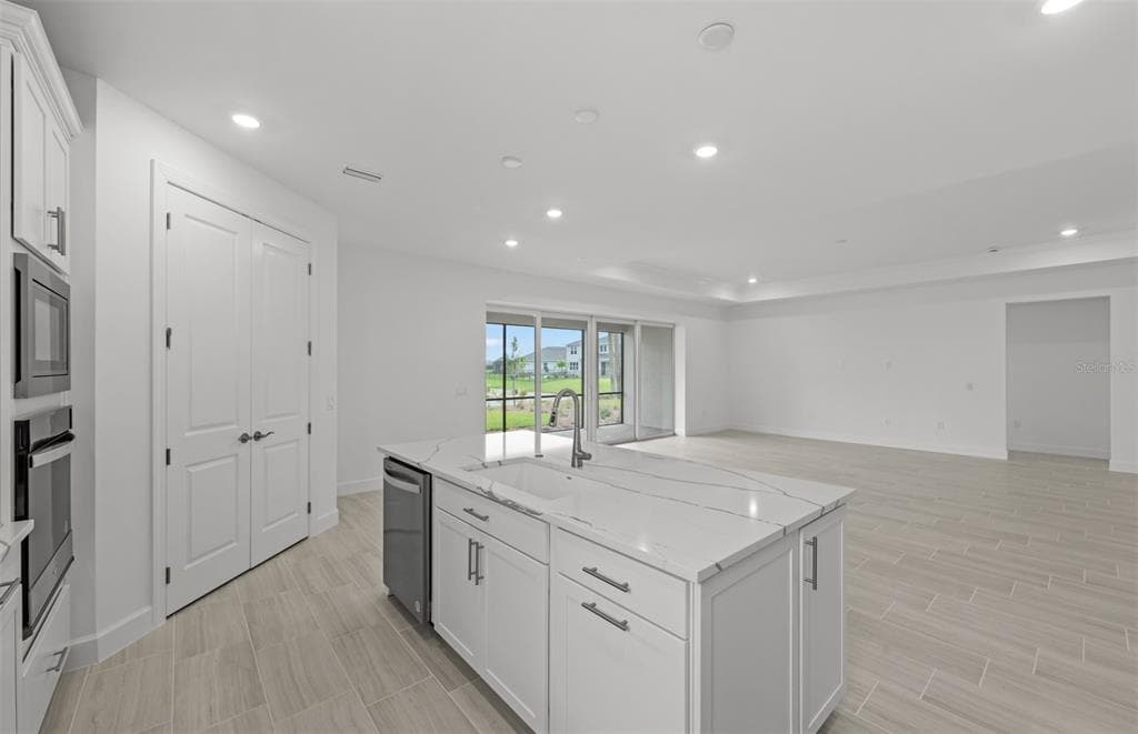 16526 ENNIS PLACE photo 21