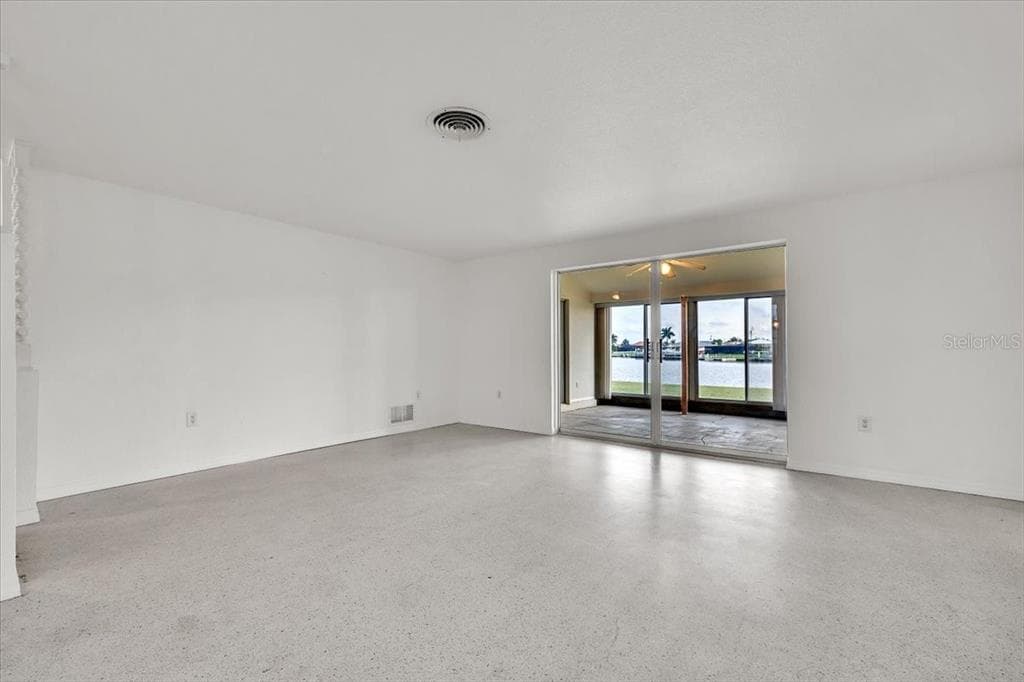 3395 PINETREE STREET photo 6