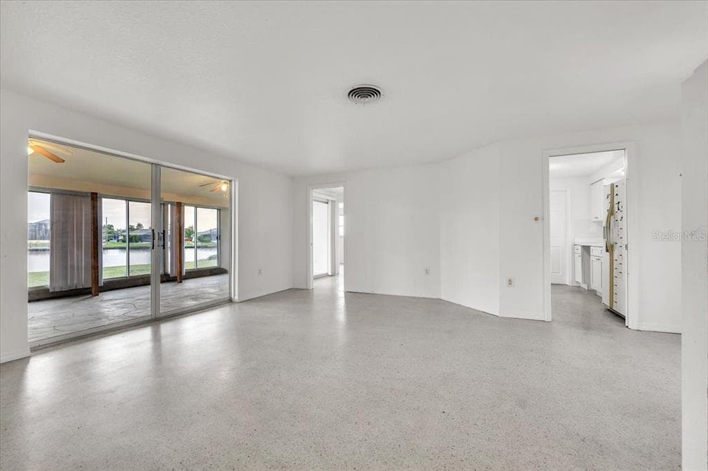 3395 PINETREE STREET photo 4