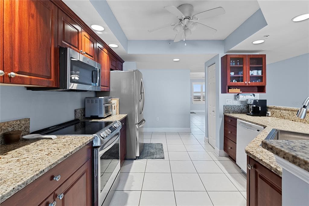 3315 S ATLANTIC AVENUE 1806 photo 8